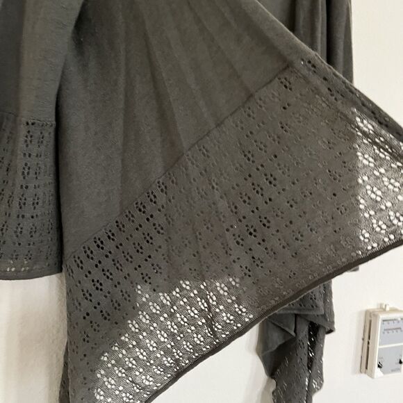 Subtle Luxury Open Front Draped Eyelet Flare Sleeve Cashmere Cardigan SZ M - Picture 6 of 10